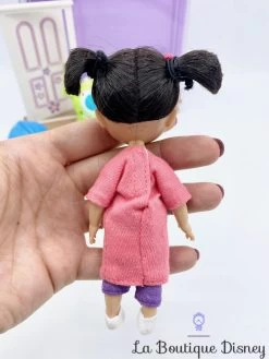 Ensemble De Jeu Coffret Mini Poupée Booh Monstres Et Cie Animators Collection Disney Store Valise -Le Rêve Enchanté Soldes Magasin ensemble de jeu coffret animator boo monstres et cie disney store valise mini poupee disney store mini doll playset 2