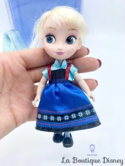 Ensemble De Jeu Coffret Mini Poupée Elsa La Reine Des Neiges Animators Collection Disney Store Valise -Le Rêve Enchanté Soldes Magasin ensemble jeu coffret mini poupee elsa la reine des neiges animators collection disney store valise doll playset 0