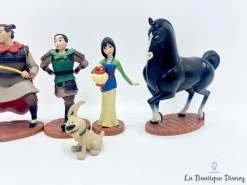 Figurines Mulan Playset Disney Store 2019 Disney Princess Li Shang Petit Frère Khan 6 Figurines Mulan Playset Disney Store 2019 Disney Princess Li Shang Petit Frère Khan -Le Rêve Enchanté Soldes Magasin figurines playset mulan disney store li shang petit frere khan 2