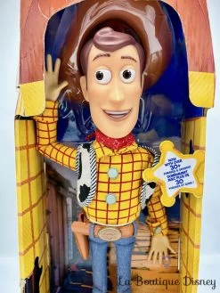 Poupée Woody Parlant à Ficelle Disney Store 2016 Toy Story Figurine Articulée Talking Woody -Le Rêve Enchanté Soldes Magasin jouet figurine talking woody parlant disney store toy story poupee ficelle 6