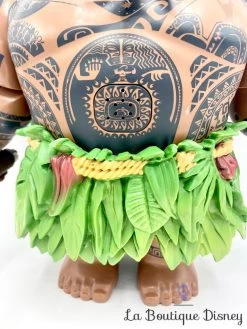 Jouet Figurine Musicale Maui En Vedette Disney Store 2017 Vaiana Demi Dieu Hameçon Interactif 31 Cm -Le Rêve Enchanté Soldes Magasin jouet grande figurine maui interactive disney store vaiana musicale parlante 4