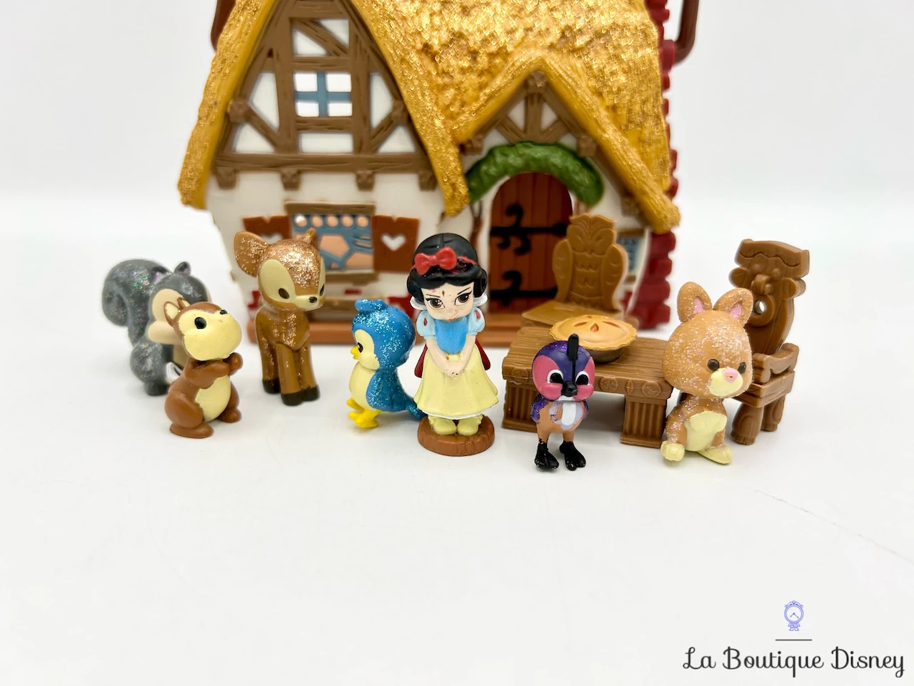 Figurine Chaumière Blanche Neige Animators Collection Littles Disney Store 2017 Coffret Jeu Micro Maison Miniature 2 Figurine Chaumière Blanche Neige Animators Collection Littles Disney Store 2017 Coffret Jeu Micro Maison Miniature – Image 2