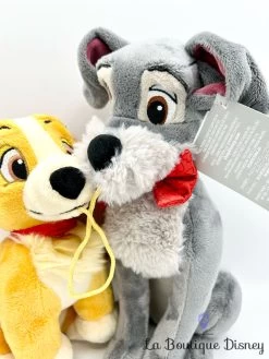 Peluche La Belle Et Le Clochard Noël Bisous Disney Store 2019 Chiens Nez Aimanté -Le Rêve Enchanté Soldes Magasin peluche la belle et le clochard noel spaghetti disney store bisous aimant 3