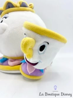 Peluche Madame Samovar Zip Disney Store 2017 La Belle Et La Bête Tasse Théière 22 Cm -Le Rêve Enchanté Soldes Magasin peluche madame samovar zip la belle et la bete disney store tasse theiere 9
