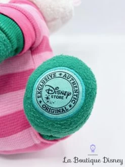 Peluche Marie Noël Disney Store Les Aristochats Pyjama Rose Vert écusson 28 Cm -Le Rêve Enchanté Soldes Magasin peluche marie noel disney store les aristochats chat pull rose rayures 6