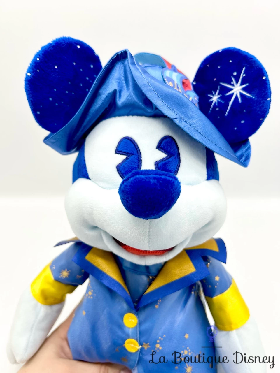 Peluche Mickey Mouse The Main Attraction 6 Sur 12 Peter Pan's Flight Disney Store 2022 Édition Limitée 45 Cm 2 Peluche Mickey Mouse The Main Attraction 6 Sur 12 Peter Pan's Flight Disney Store 2022 Édition Limitée 45 Cm – Image 2