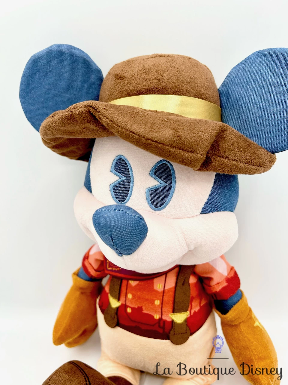 Peluche Mickey Mouse The Main Attraction 9 Sur 12 Big Thunder Mountain Railroad Disney Store 2022 Édition Limitée 44 Cm 2 Peluche Mickey Mouse The Main Attraction 9 Sur 12 Big Thunder Mountain Railroad Disney Store 2022 Édition Limitée 44 Cm – Image 2