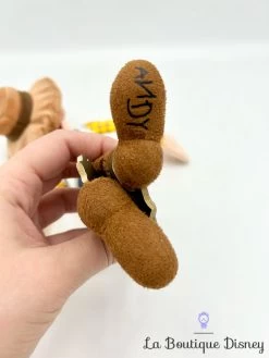 Poupée Chiffon Woody Toy Story Disney Store Peluche Cow Boy Chapeau 32 Cm -Le Rêve Enchanté Soldes Magasin peluche mini poupee chiffon woody disney store toy story 30 cm cow boy 2