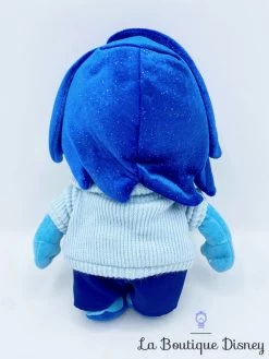 Peluche Tristesse Vice Versa Disney Store Poupée Bleu émotion 27 Cm -Le Rêve Enchanté Soldes Magasin peluche tristesse vice versa disney store bonhomme bleu lunettes 5