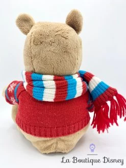 Peluche Winnie L’ourson Noël Disney Store 2008 écharpe Pull Hiver -Le Rêve Enchanté Soldes Magasin peluche winnie ourson disney store 2008 echarpe pull rouge noel 1