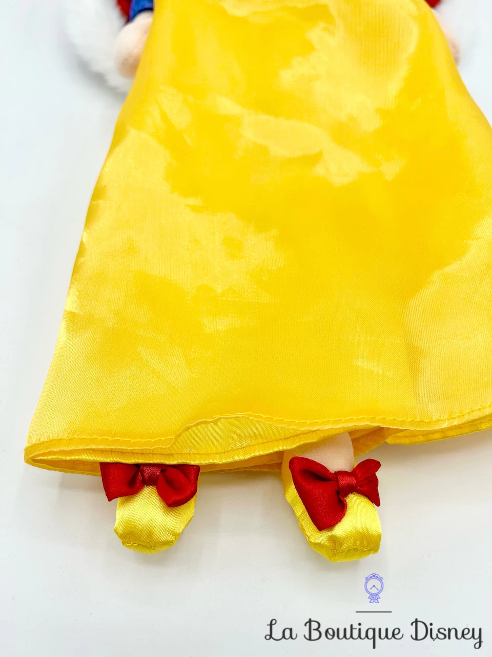 Poupée Chiffon Blanche Neige Hiver Disney Store 2019 Peluche Princesse Manteau Cape Rouge 48 Cm 5 Poupée Chiffon Blanche Neige Hiver Disney Store 2019 Peluche Princesse Manteau Cape Rouge 48 Cm – Image 5