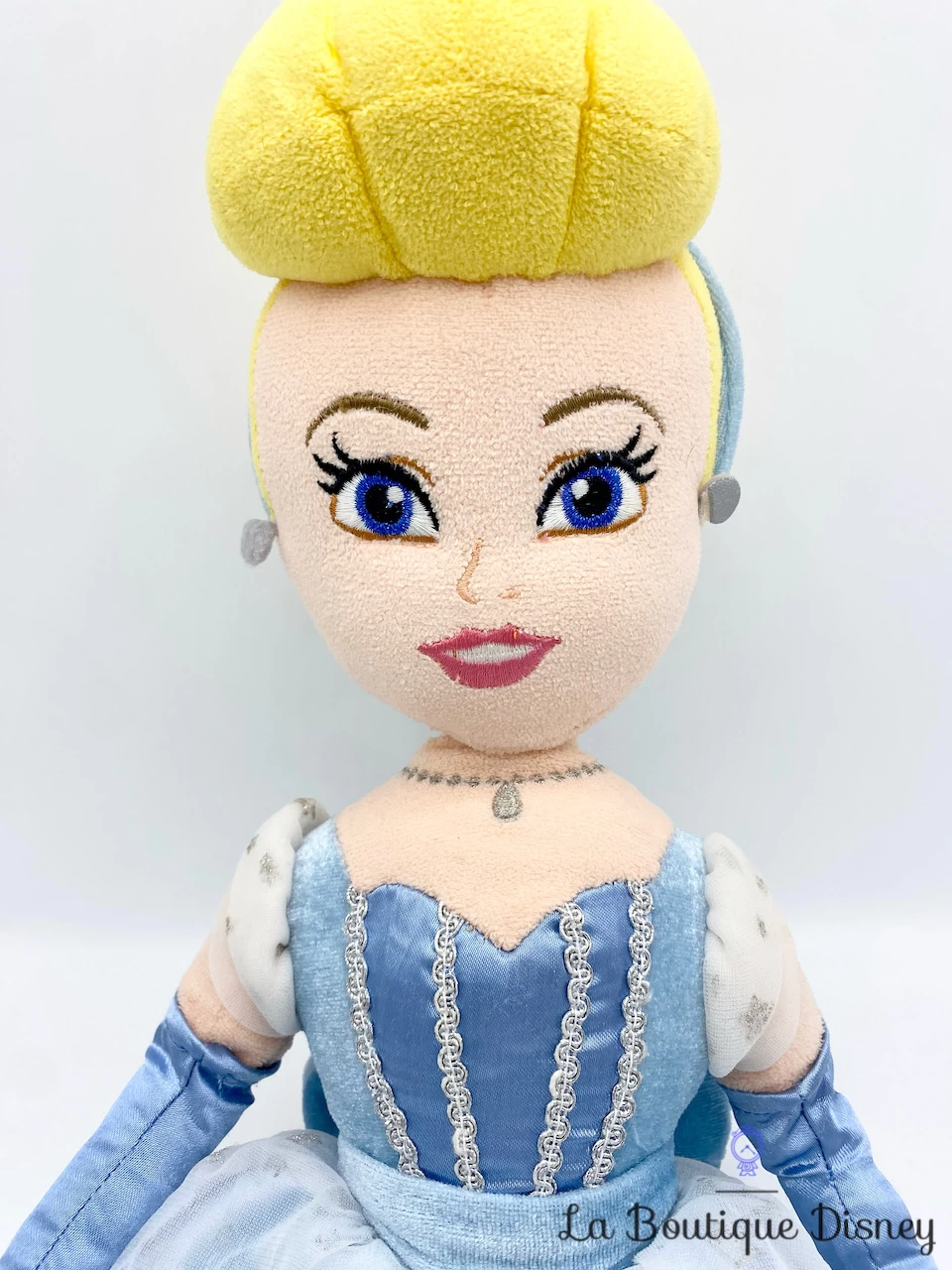 Poupée Chiffon Cendrillon Disney Store Exclusive Peluche Princesse Robe Bleu 55 Cm 2 Poupée Chiffon Cendrillon Disney Store Exclusive Peluche Princesse Robe Bleu 55 Cm – Image 2