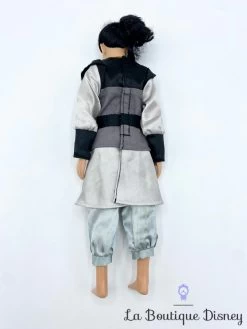 Poupée Li Shang Disney Store Mulan Guerrier Mannequin 32 Cm -Le Rêve Enchanté Soldes Magasin poupee shan li prince mulan disney store mannequin guerrier 0 3